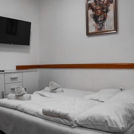 Stan Na Dan Sebastijan Apartment Баня Лука Екстериор снимка