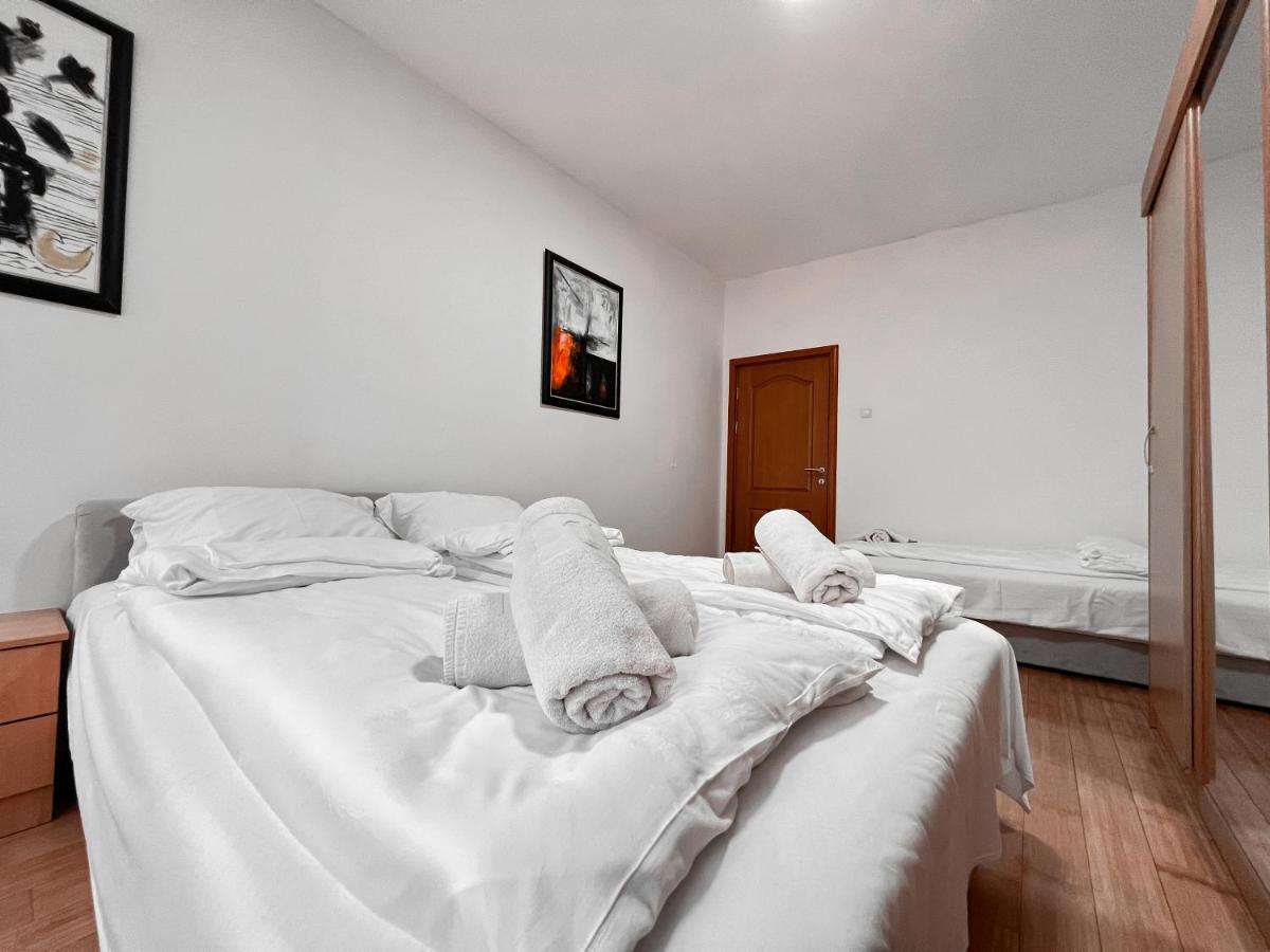 Stan Na Dan Sebastijan Apartment Баня Лука Екстериор снимка