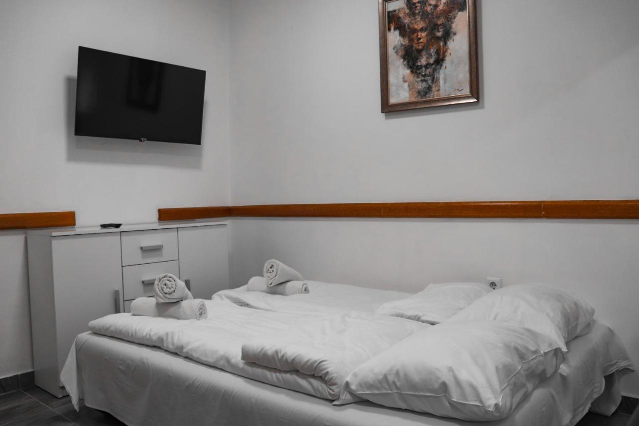 Stan Na Dan Sebastijan Apartment Баня Лука Екстериор снимка